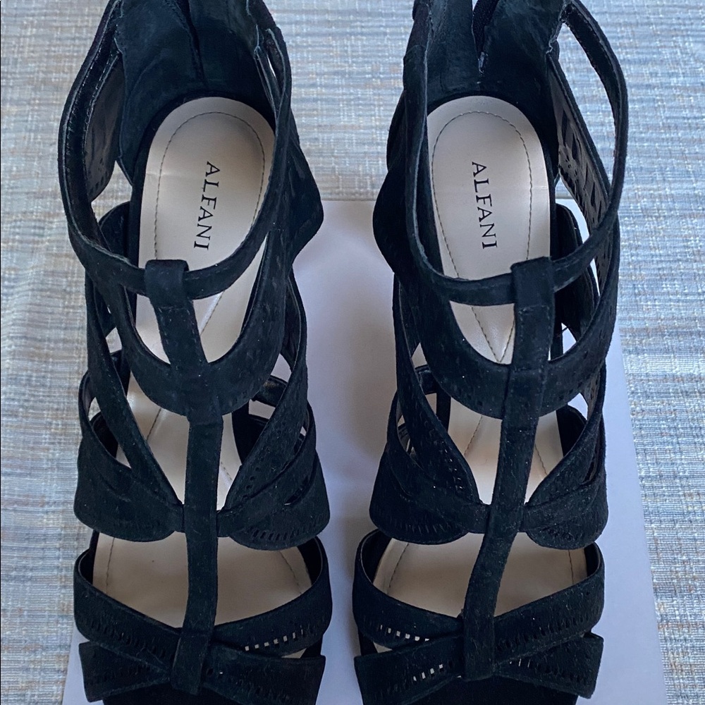 Women’s Alfani Chloey Black Cutout Sandals Heels - Picture 9 of 13
